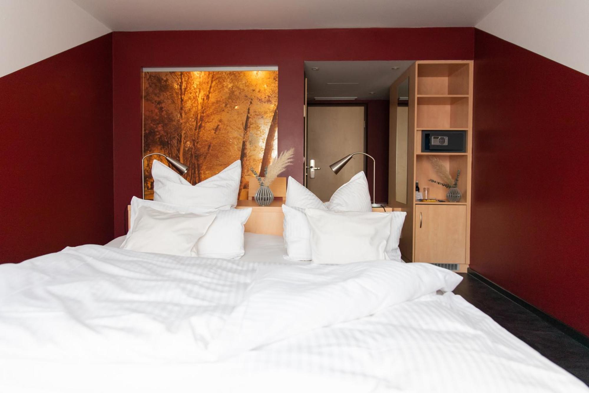 Mein Schlosshotel Heusenstamm Esterno foto