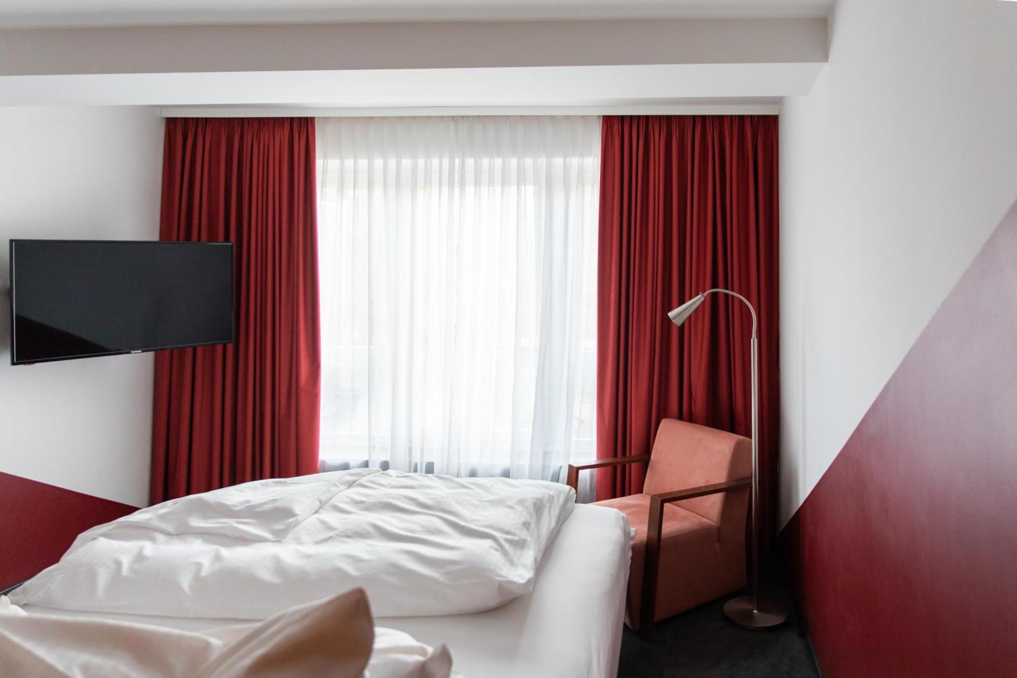 Mein Schlosshotel Heusenstamm Esterno foto