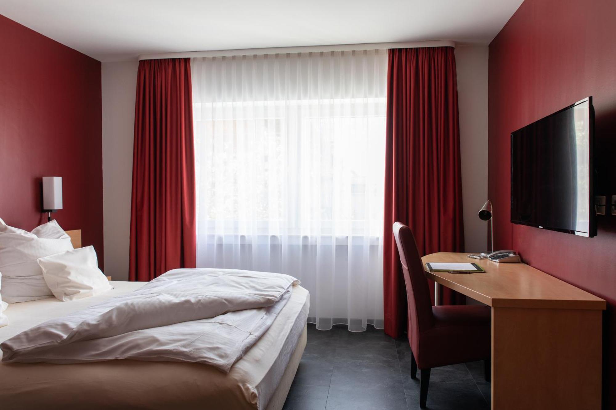 Mein Schlosshotel Heusenstamm Esterno foto
