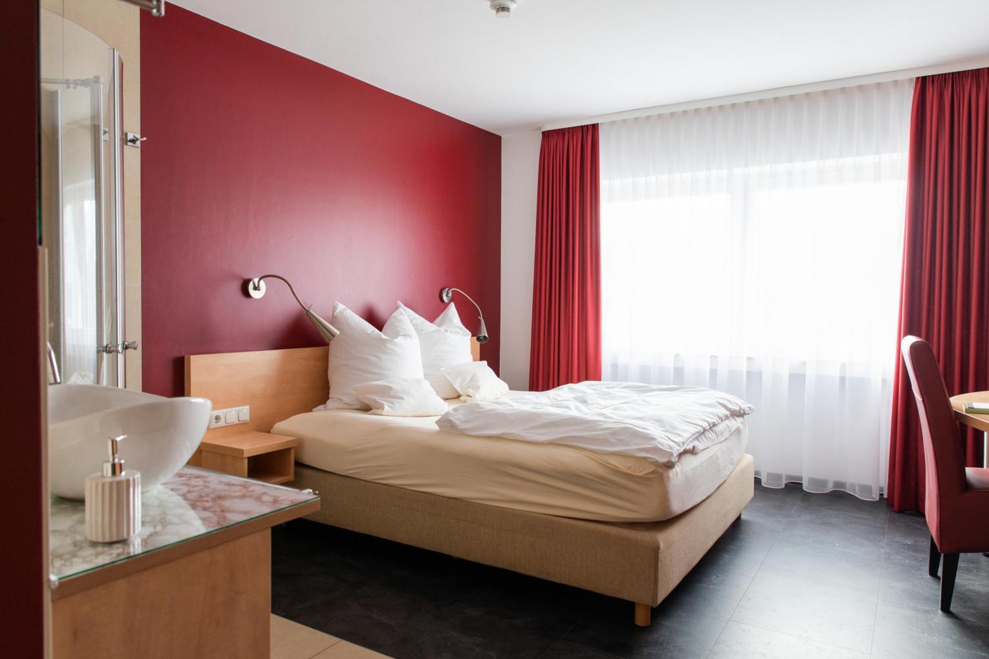 Mein Schlosshotel Heusenstamm Esterno foto